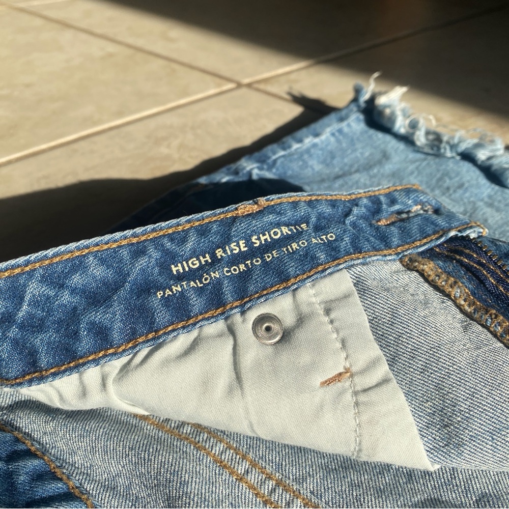 Universal Thread Blue Jean Shorts - Picture 5 of 5